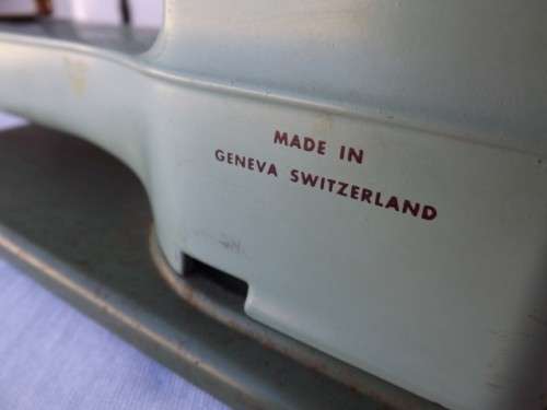 sewing machine ... a miniature elna !!!