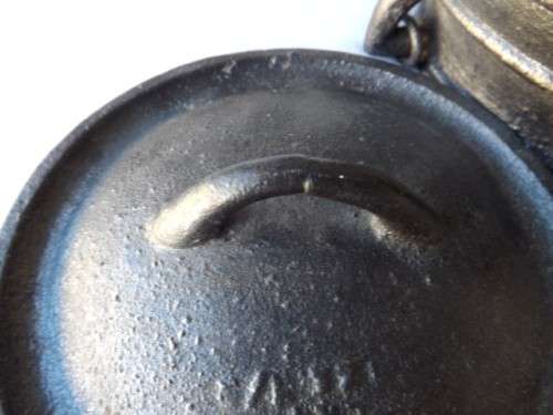 3-legged pot ... falkirk 1/2 !!!