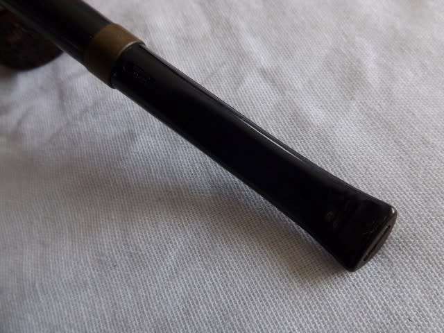 pipe ... england falcon regd des 924139 ... !!!