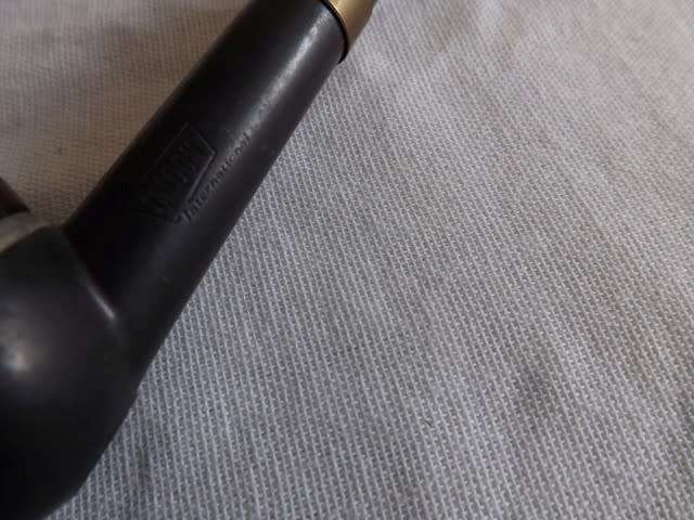 pipe ... england falcon regd des 924139 ... !!!