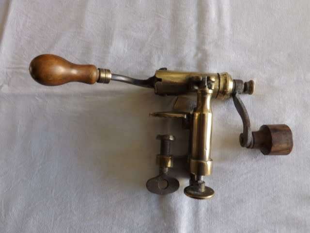 antique shell holder & bullet reloading press ... of brass ... !!!