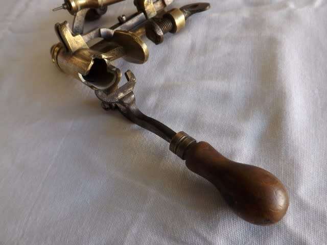 antique shell holder & bullet reloading press ... of brass ... !!!