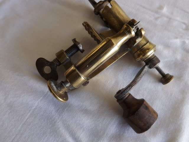 antique shell holder & bullet reloading press ... of brass ... !!!