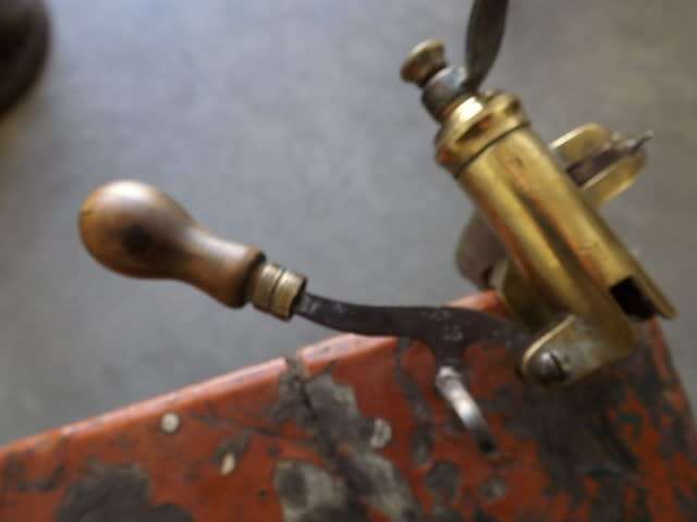 antique shell holder & bullet reloading press ... of brass ... !!!