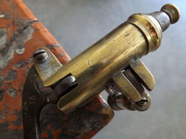 antique shell holder & bullet reloading press ... of brass ... !!!