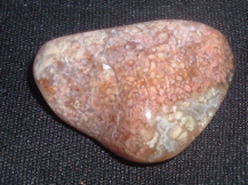 AGATE  CLEARS ALL THE MAYOR CHAKRAS, AND FOR VITALITY, CREATIVITY AND WILL