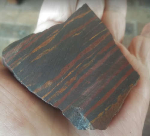 Rough Tiger Iron is a very powerful stone, combining 3 minerals energies into one.
