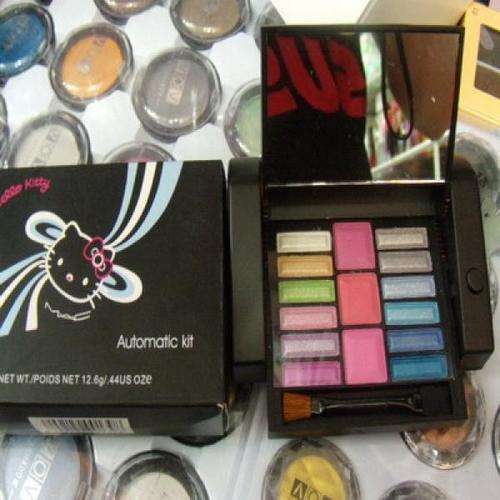 Pro Makeup Hello Kitty MAC 15 Colors Automatich Eyeshadow & Blush Kit -