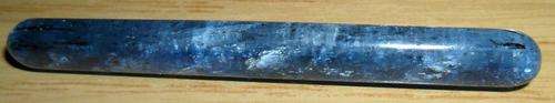 KYANITE POLISHED  ALIGNS CHAKRAS, HELPS WITH PSHYCIC ABILTIES, PAST LIFE RECALL AND ATUNEMENT STONE
