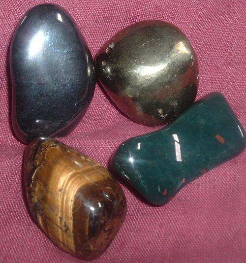 4 EARTH CRYSTALS x LARGE TUMBELED STONES MORE INFO INSIDE