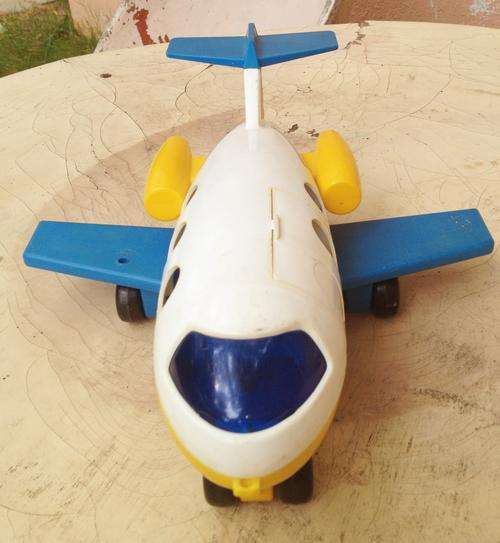 VINTAGE FISHER PRICE AEROPLANE 1980