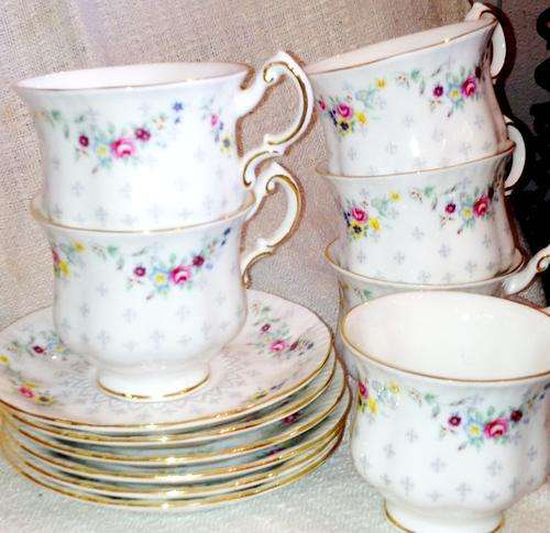 RARE PARAGON FINE BONE CHINA ESPRESSO CUPS + SAUCERS. SPRING GARLAND