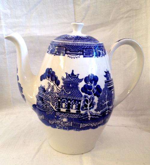 ALFRED MEAKIN "OLD WILLOW" TEA POT!!