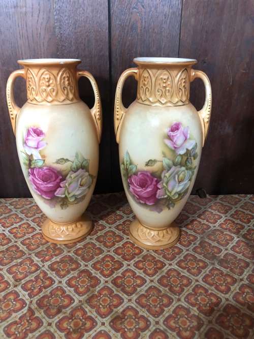 2 Vintage Urns
