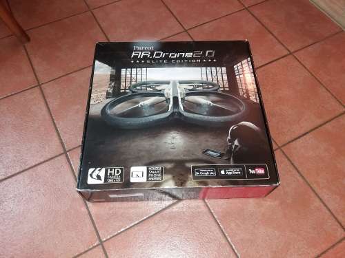 Parrot AR Drone 2.0 Elite edition +2 extended batteries +2 sets of blades