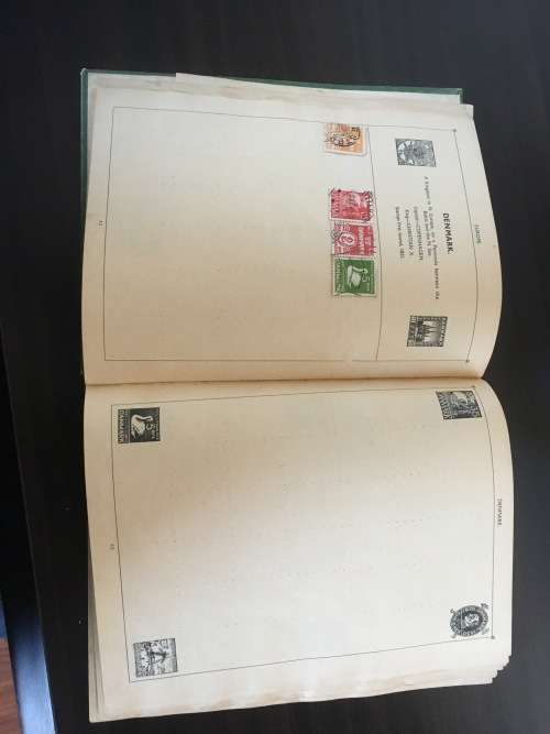 Mercury Album wirh aprox. 300 stamps