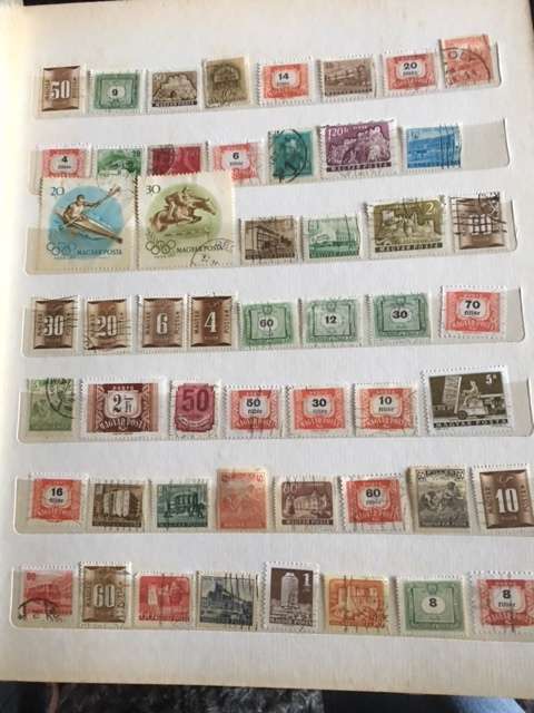 Stamp album with approx 800 stamps.