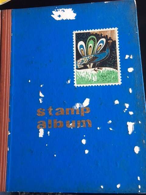 Stamp album with approx 800 stamps.