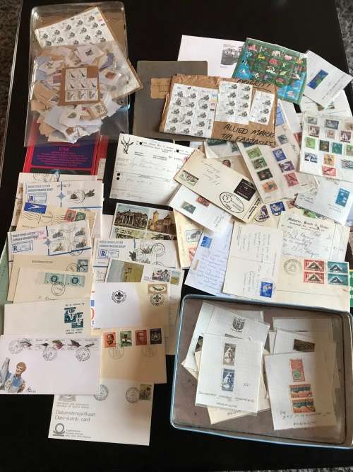 Box lot with random odds and ends R1 Start