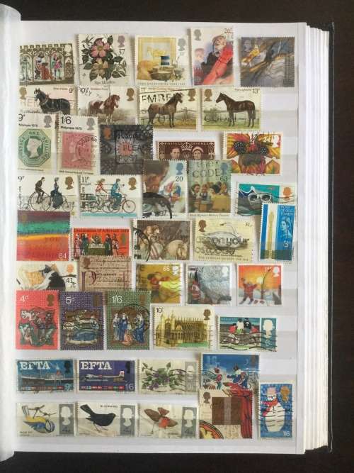 Approx 600 Different Great Britain stamps