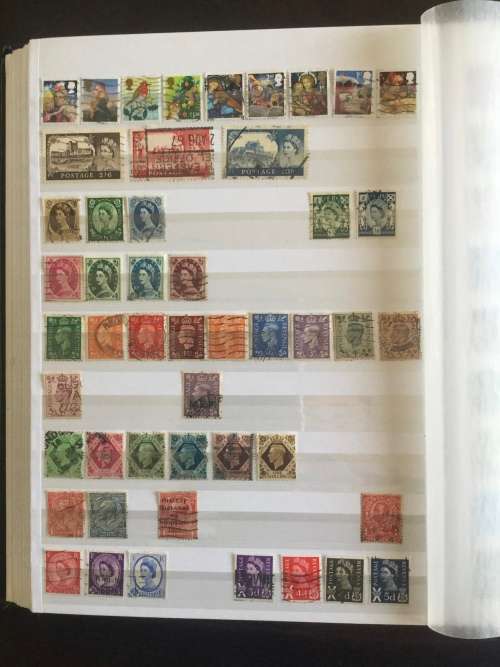 Approx 600 Different Great Britain stamps