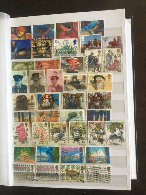 Approx 600 Different Great Britain stamps
