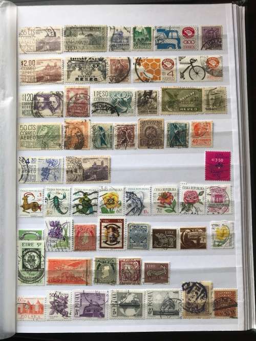 Approx 1000 different stamps