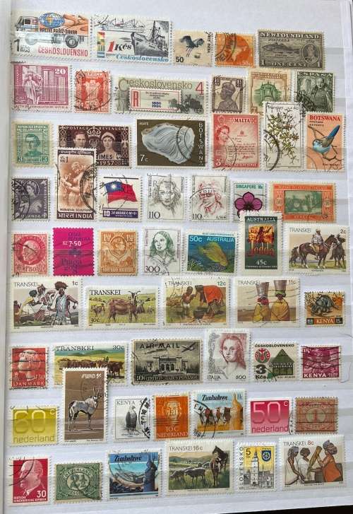 Approx 1000 different used stamps