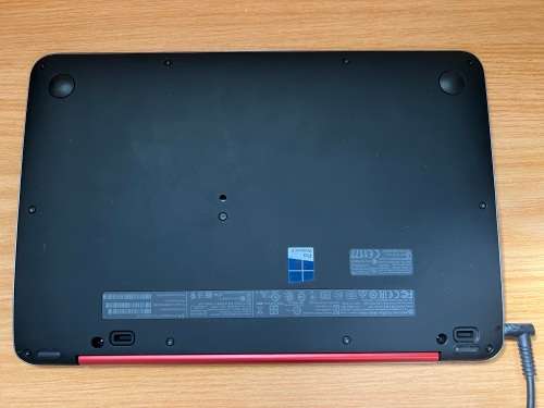 HP 12.5` Laptop 1020 2560 x 1440 Resolution