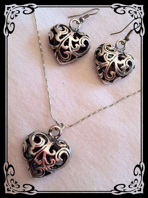 TIBETAN SILVER FILIGREE HEART NECKLACE & EARRINGS SET