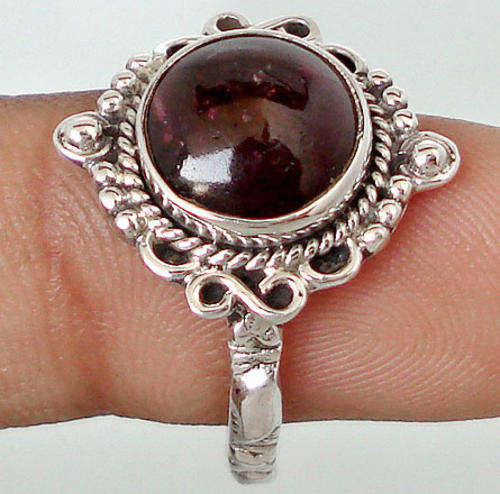 GENUINE RED GARNET IN SOLID 925 STERLING SILVER SOLITAIRE ARTISAN RING :SIZE 8.5