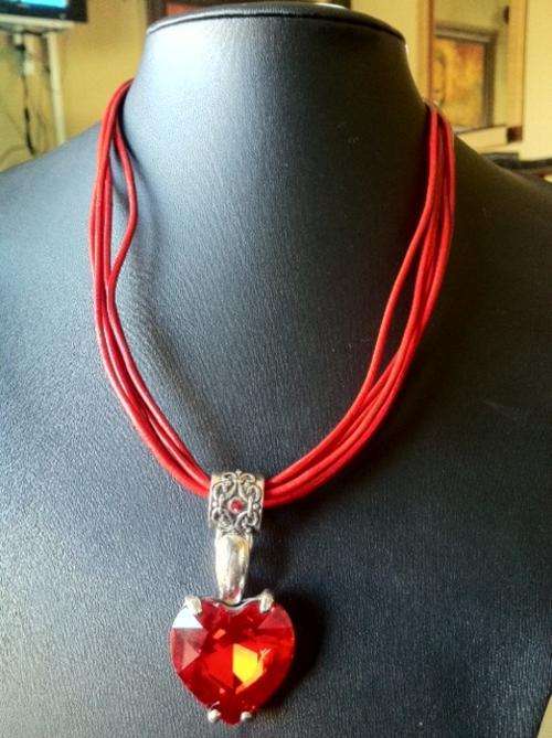 RED FAUX LEATHER CORD MUTLI STRAND CHOKER, RED CRYSTAL HEART PENDANT