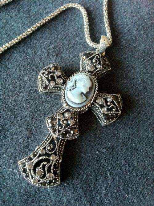 FAUX MARCAZITE CROSS GREY CAMEO LONG POPCORN NECKLACE