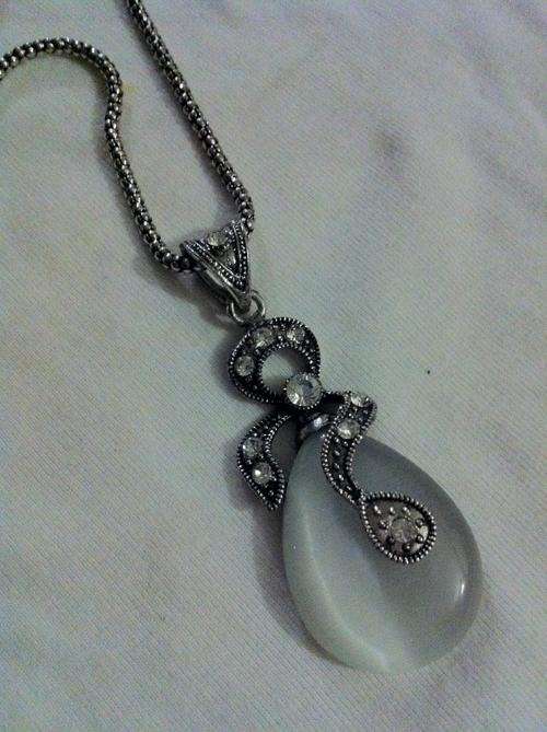 STUNNING TIBETAN SILVER ANTIQUE LOOK OVAL STONE PENDANT POPCORN NECKLACE