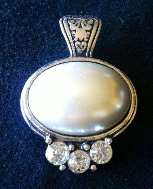 NEW!!! LARGE TIBETAN SILVER FAUX PEARL PENDANT CLIP ON