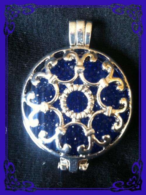 STUNNING TIBETAN SILVER LOCKET TIPE RICH BLUE RHINESTONE PENDANT