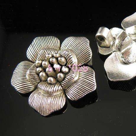 SILVER ALLOY DAISY FLOWER PENDANT 4cm