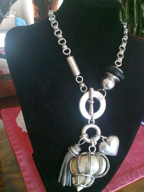 STUNNING!!! TIBETAN SILVER SHELL NECKLACE