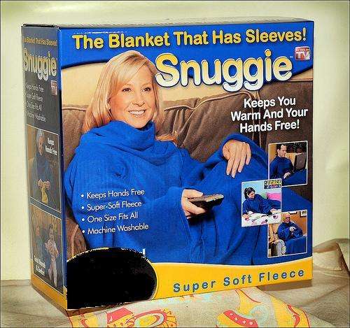 SNUGGIE THE BLANKET WITH SLEEVES