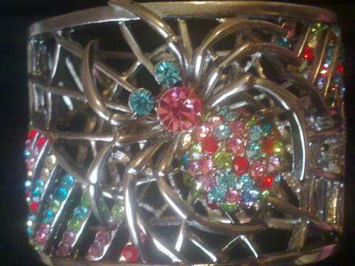 STUNNING TIBETAN SILVER DIAMANTE SPIDER CUFF BANGLE
