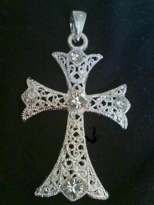 NEW!!!  SILVER FILIGREE DIAMANTE CROSS