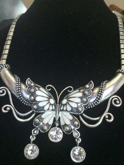 ONE ONLY!!!STUNNING TIBETAN BEIGE BUTTERFLY NECKLACE