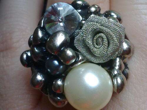 TIBETAN SILVER PEARLY ROSE DIAMANTE RING 26 mm X 26 mm