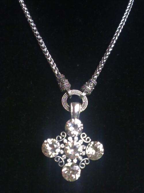 STUNNING!!!  TIBETAN SILVER SQUARE DIAMANTE PENDANT  NECKLACE