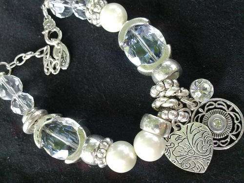 *R140* EXCLUSIVELY FROM THE 2010 HADASSAH COLLECTION  STUNNING TIBETAN SILVER PEARLY BRACELET
