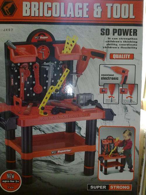 LAST ONE!!! CHRISTMAS!!! AS SEEN IN TOYSHOPS. GIGANTIC TOOLSET & BENCH