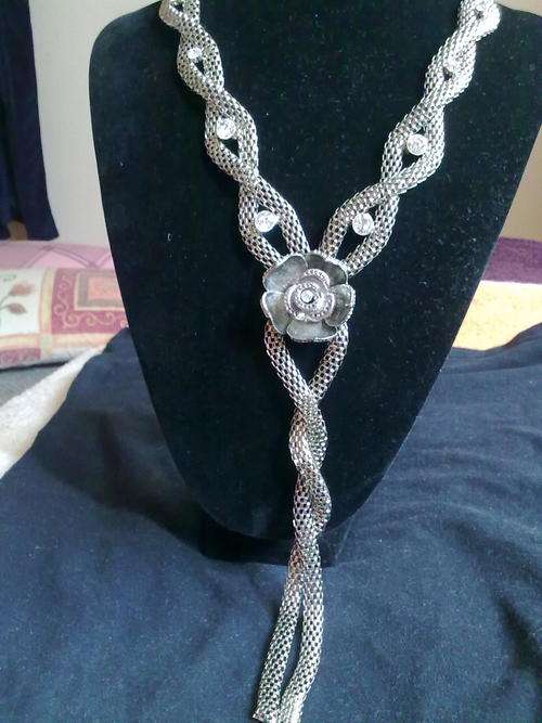 *R160* EXCLUSIVELY FROM 2010 HADASSAH COLLECTION TIBETAN SILVER LONG ROSE TWIST NECKLACE