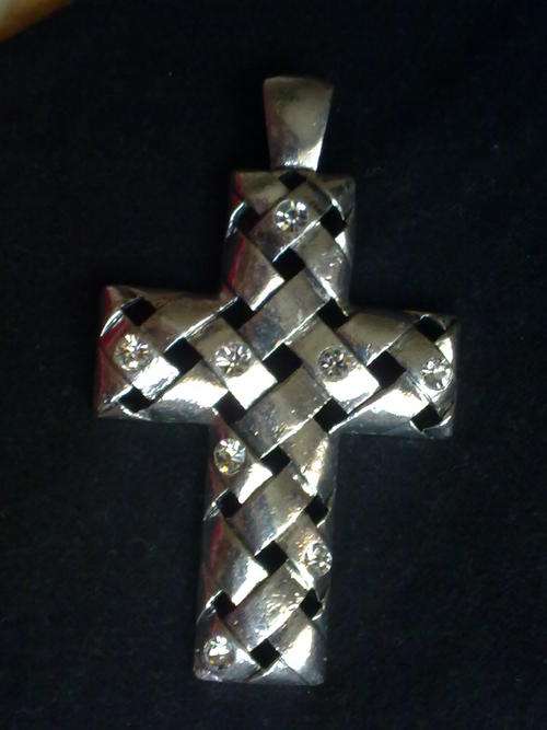 LARGE TIBETAN SILVER DIAMANTE WEAVE CROSS PENDANT