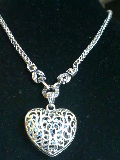 *R180* 2010 HADASSAH COLLECTION!!STUNNING TIBETAN SILVER  FILIGREE HEART PENDANT NECKLACE