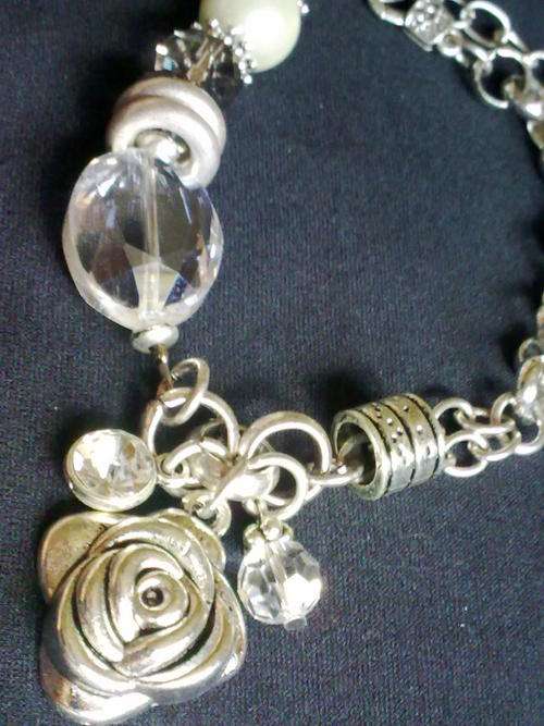 LAST ONE!! EXCLUSIVELY  HADASSAH COLLECTION GENUINE AUSTRIAN CRYSTL TIB SILVER ROSE PEARLY BRACELET